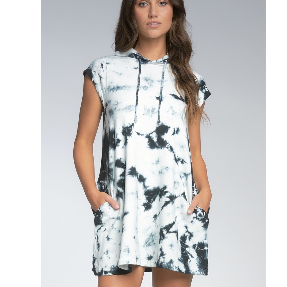 ELAN TIE DYE HOODIE DRESS NWOT